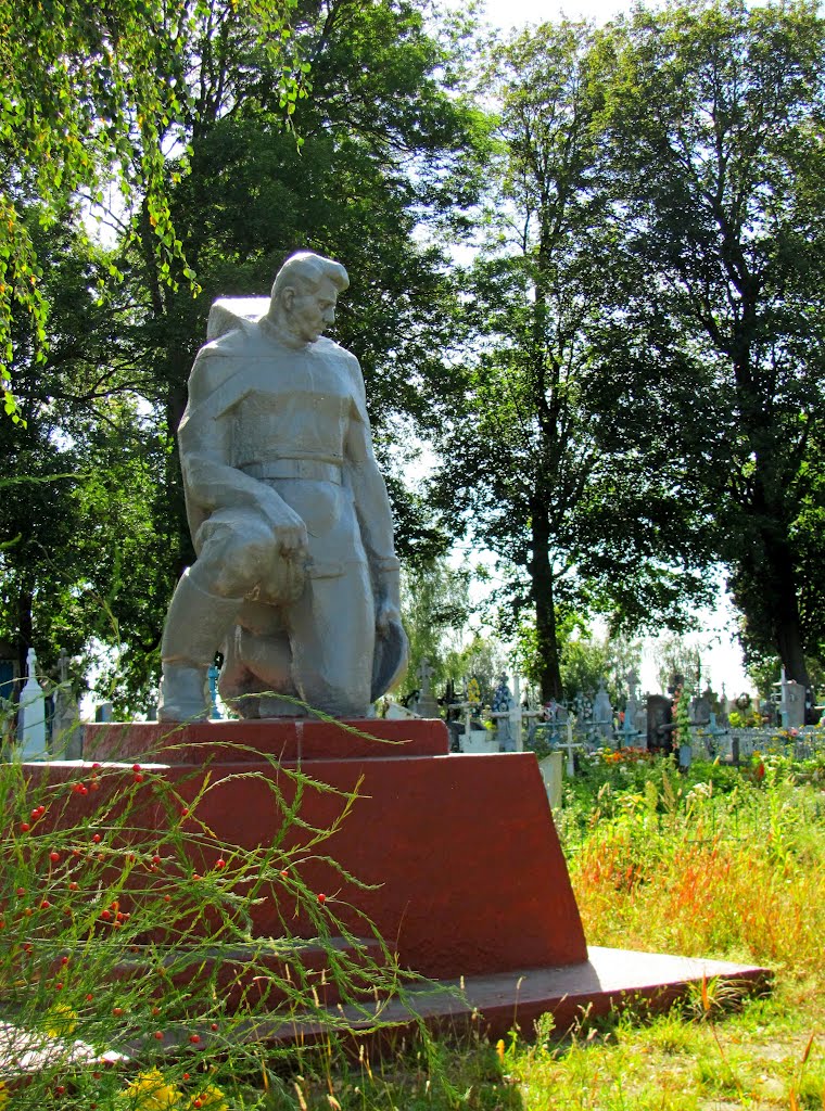 Братская могила воинов, погибших в годы Второй Мировой., Корец