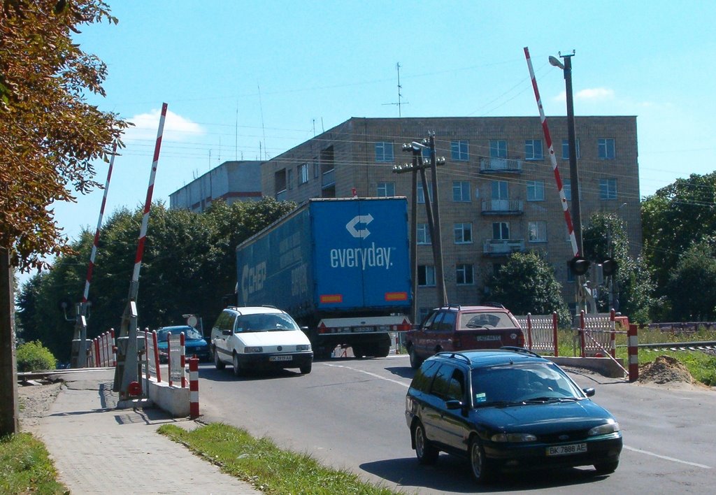 На залізничному переїзді - початок вулиці Степанської, Костополь