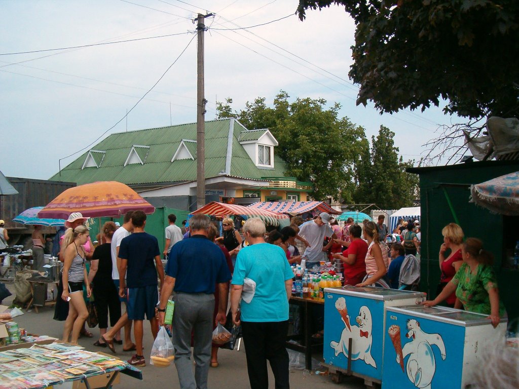 Костопільський базар у неділю, Костополь