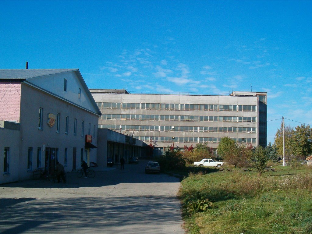 Адмінбудівля колишнього склазаводу, Костополь