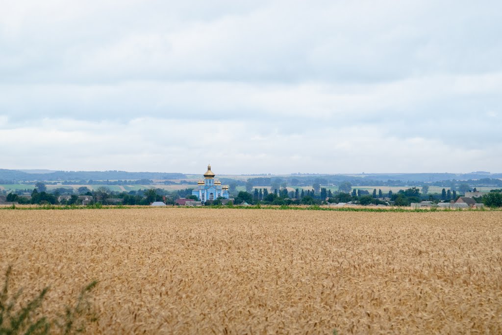 Вид с дороги на Михайловскую церковь в пгт Млынив, Млинов