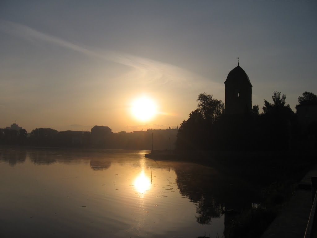 вранішнє сонце над Ставом ♦ sunrise over the Pond, Тернополь
