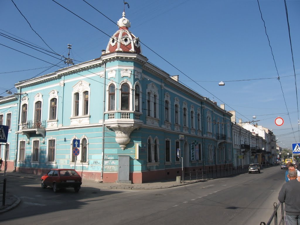 старовинний будинок на Руській ♦ old blue house, Тернополь