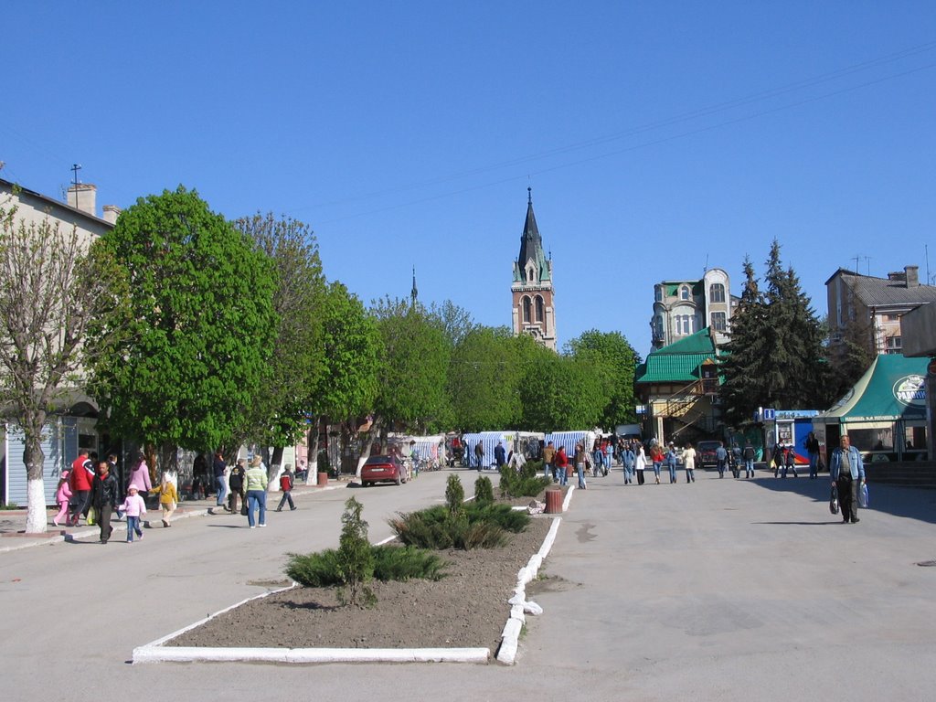 Чортків: великий ринок просто на центральній вулиці, Чортков
