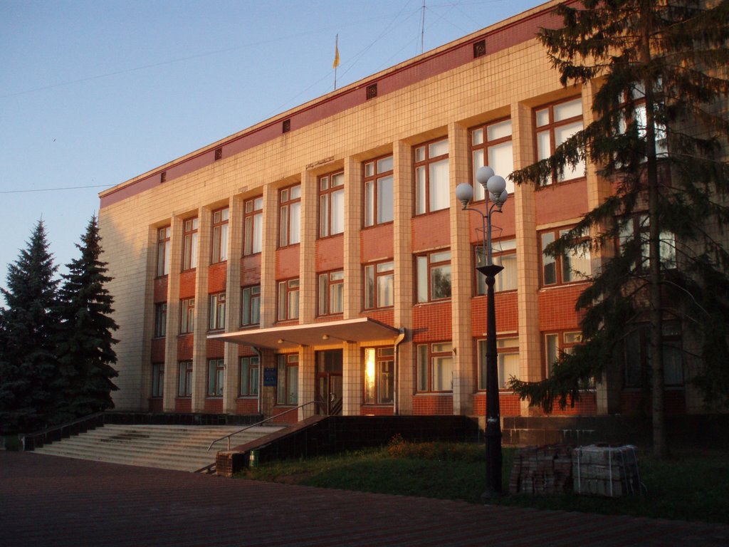 Красноградская районная государственная администрация, Красноград