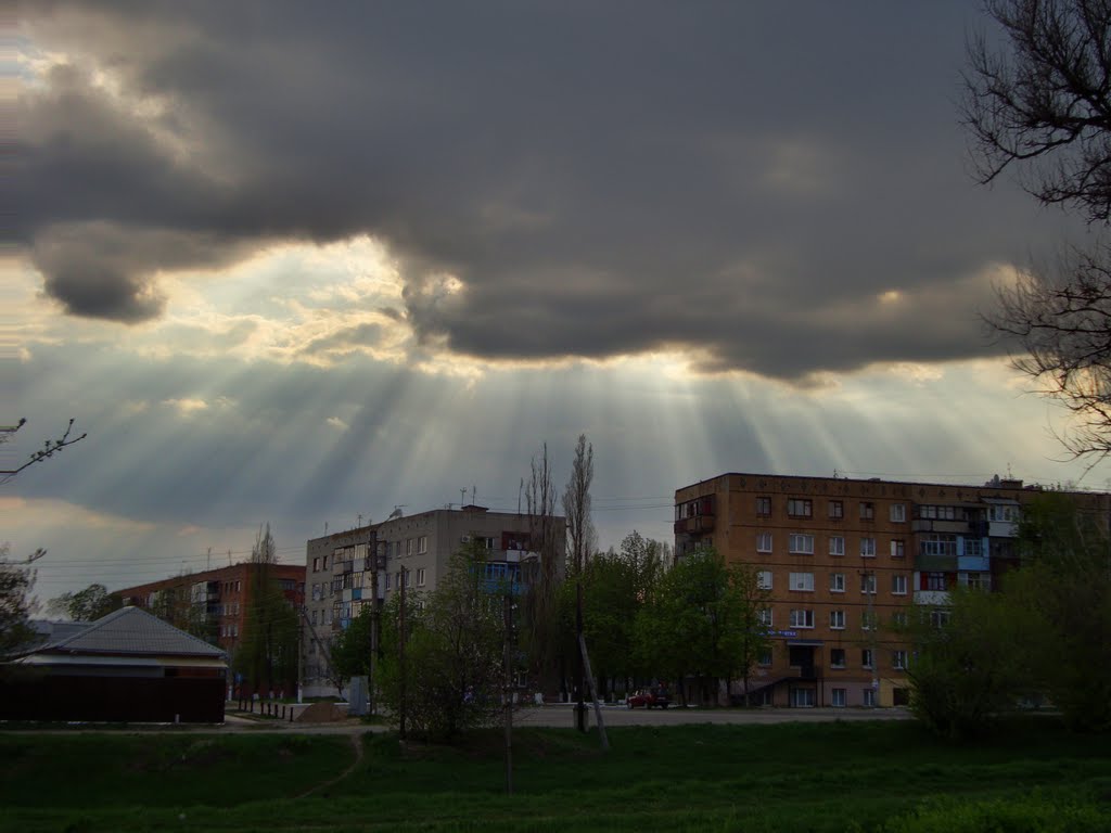 Лучи над Полтавской 92, Красноград