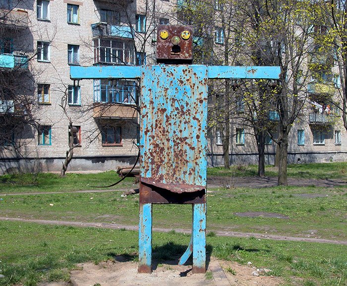 Soviet-stile robot in Lozovaya (Lozova), Ukraine, Лозовая