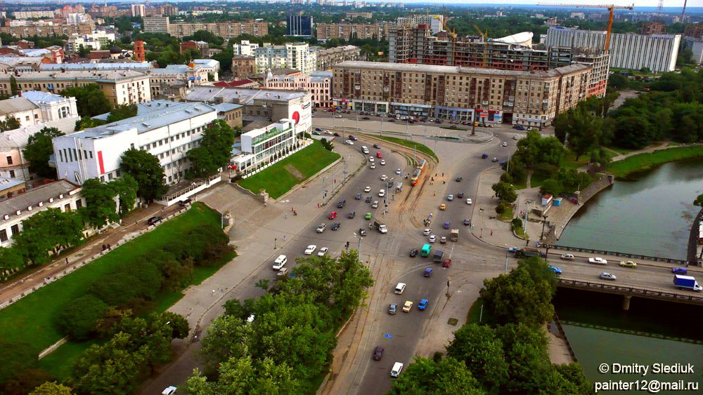 Вид со стороны пролетарской площади на площадь Розы Люксембург (P1100891_), Харьков
