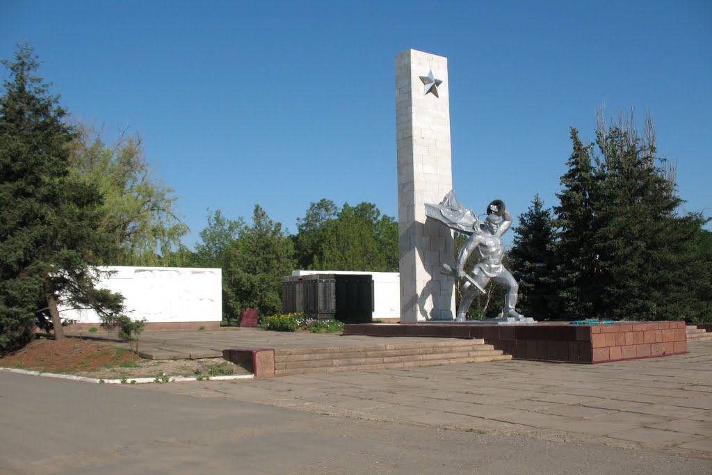 Пам’ятник воїнам ІІ-ї світової, Новотроицкое