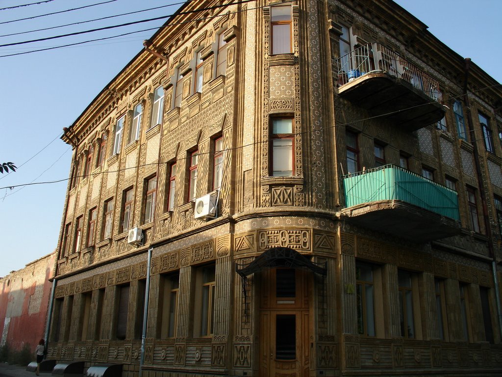 Дом на углу ул. Комсомольской и 21 Января, Херсон