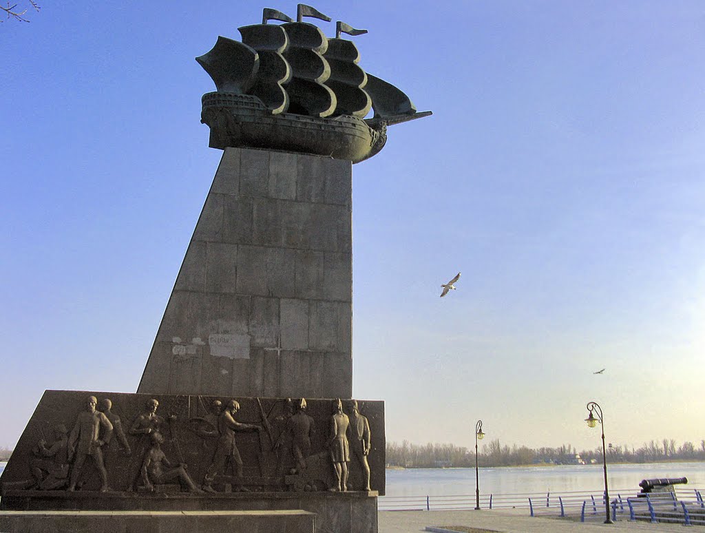 Памятник первым корабелам - символ города Херсон, Херсон