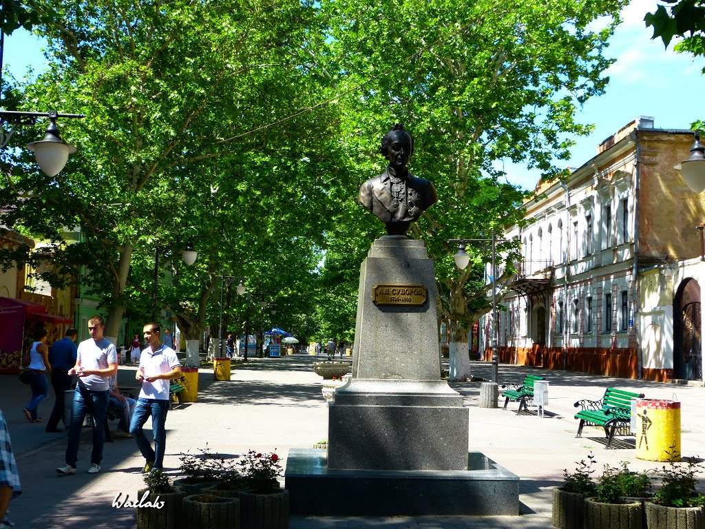 Памятник Суворову на центральній вулиці, Херсон