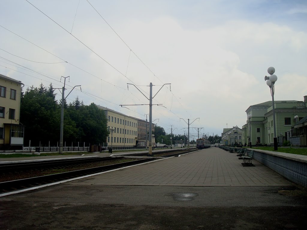 Станция Шепетовка. Первая и вторая платформы. Вид в сторону Казатина, Шепетовка