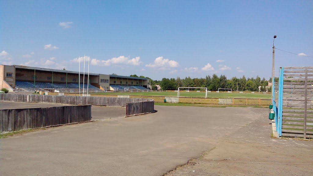 Стадіон спорткомплексу "Колос", Городище
