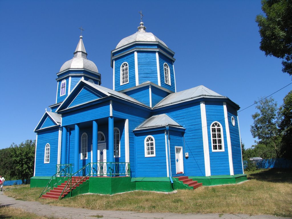 Покровська церква була зведена з дерева тут в 1880 році на місці своєї попередниці з 1776 р.   http://www.castles.com.ua/letychivka.html, Монастырище