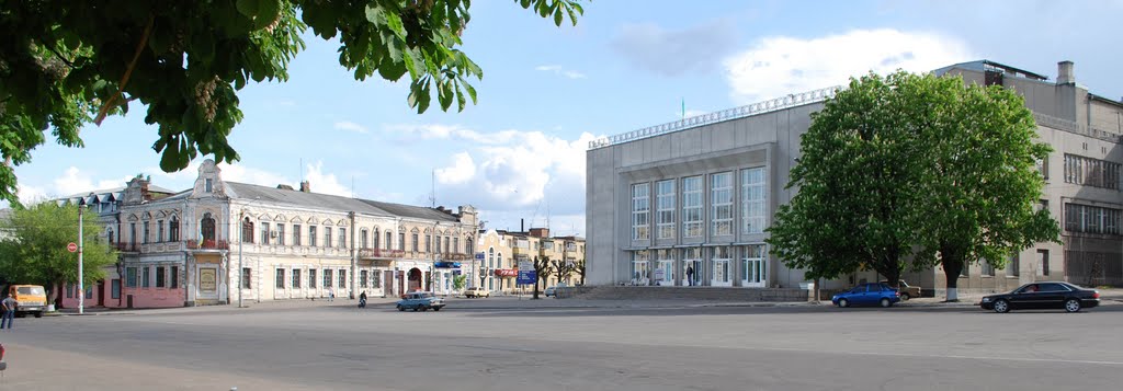 Площа Леніна, Умань
