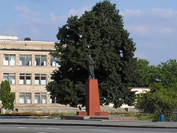 Памятник Ленину, Козелец