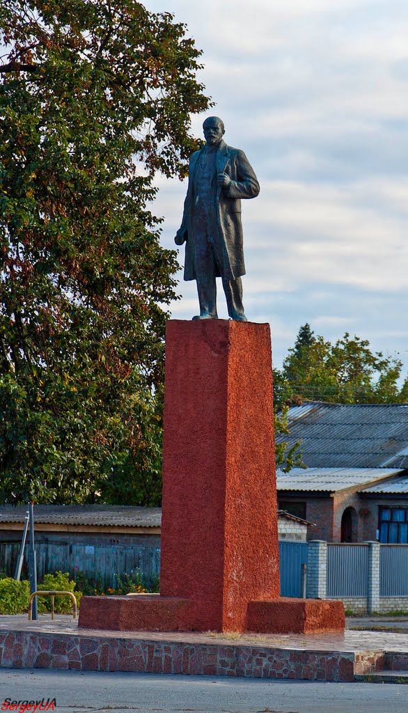 Памятник Ленину, Козелец