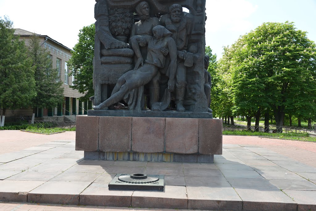 памятник жертвам Корюковской трагедии 1943г., Корюковка
