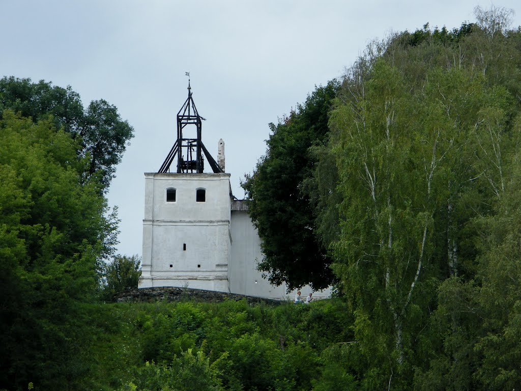 Східна вежа після пожежі, Новгород Северский