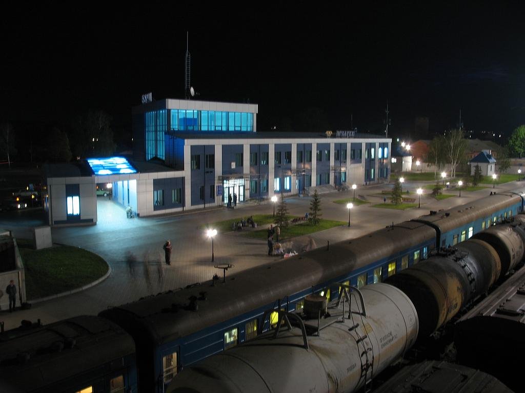 Вокзал (night), Прилуки