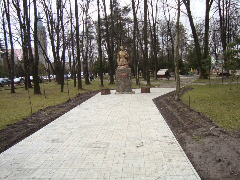 Памятник в парку Ю.Федьковича, Сторожинец