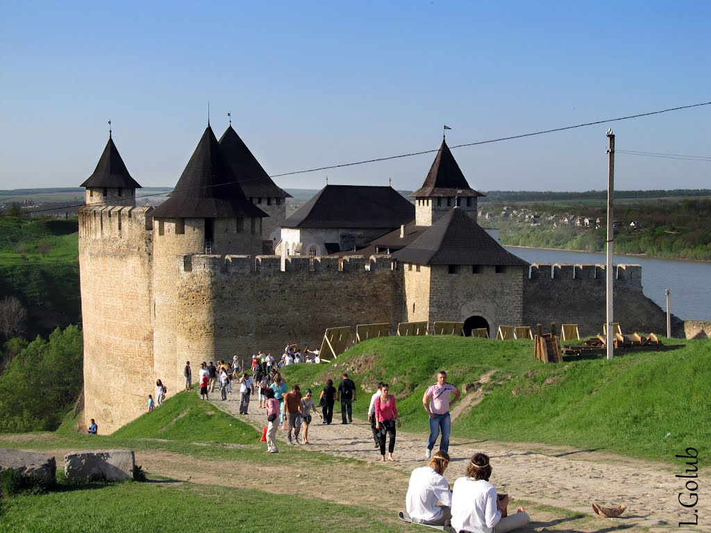 Хотинська фортеця 13-16ст.  *Khotyn fortress*, Хотин