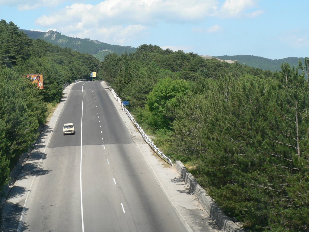 Main Crimean road Yalta-Sevastopol from Cabin roller, Кореиз
