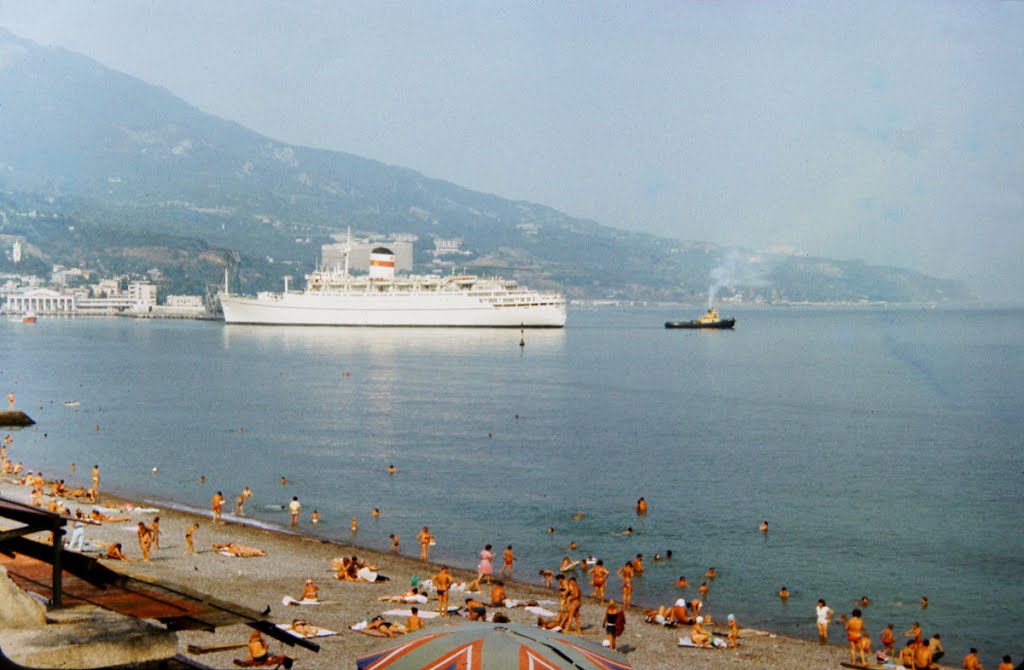 Советский лайнер, 1990 год, Ливадия