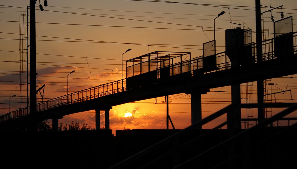Восход солнца на вокзале в Вапнярке., Вапнярка