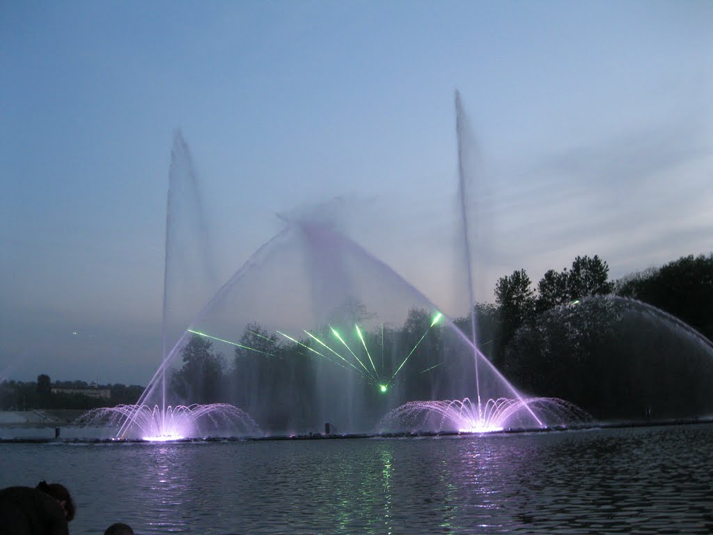 Вінниця - водно-світлове шоу фонтану «Рошен», Винница