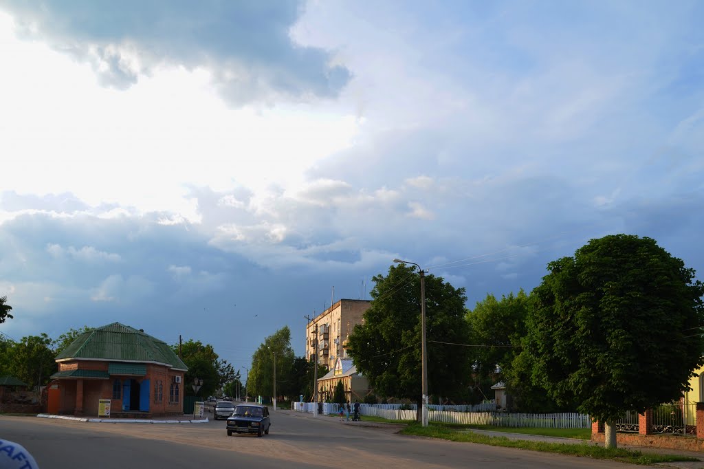 Вечернее небо над Крыжополем, Крыжополь