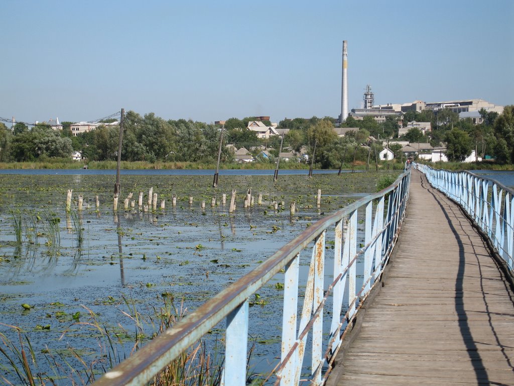 Pogrebishche. Bridge and sugar factory in the background, Погребище