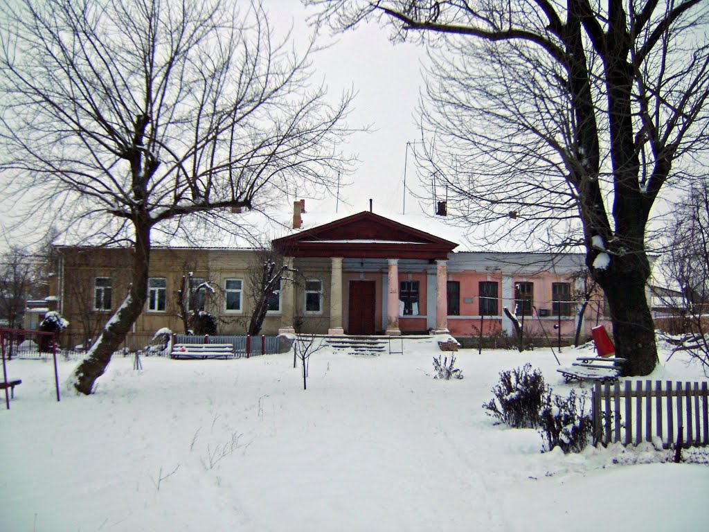 Старый жилой дом на ул.Колонтай(до 1917г.- реальное училище), Тульчин