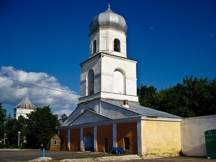 Надбрамна дзвіниця, Свято-Миколаївський Шаргородський чоловічий монастир, Шаргород