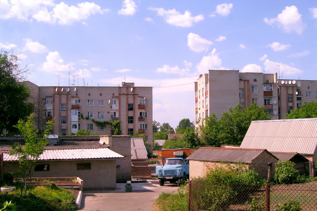 пятиповерхівки на Луцькій,  вид зі двору, Горохов