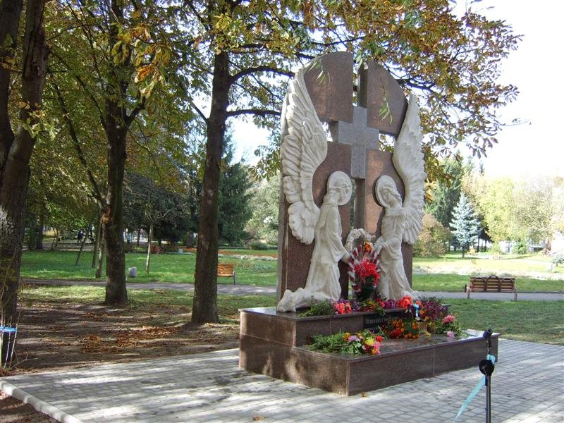 memorial "Nevynno strachenym zhertvam bilshovykiv", Ковель