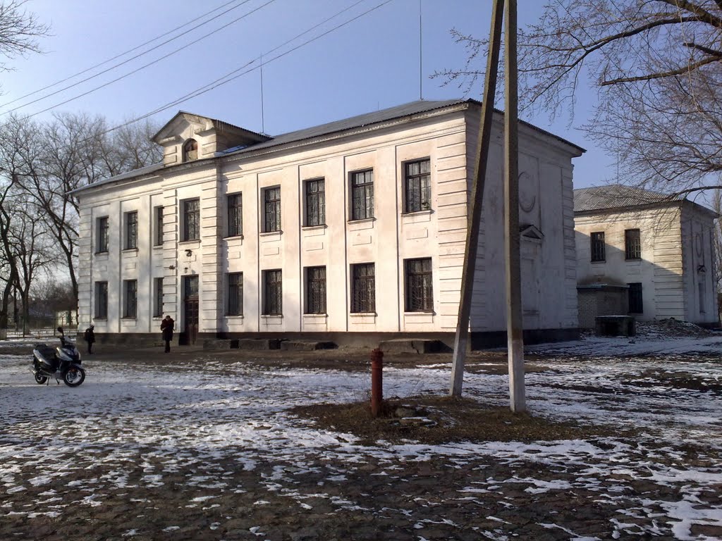 Школа №2 (вид со двора), Верховцево