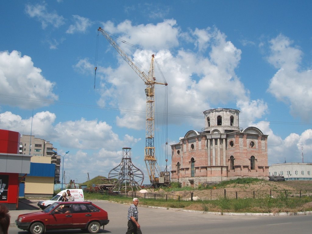 Cathedral under construction, since 1992, Вольногорск
