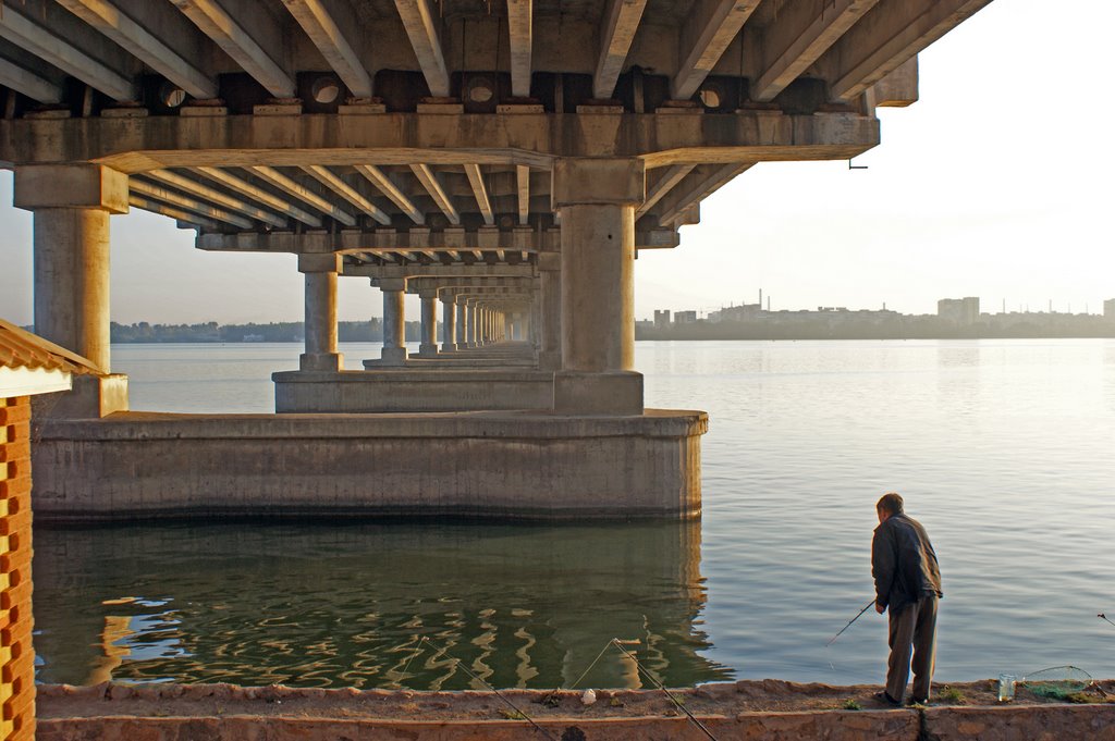 Ах! Рыбалка... - Fishing under the bridge, Днепропетровск