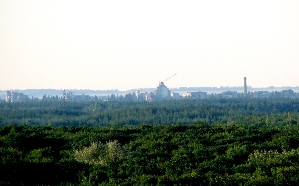 Центр Павлограда с расстояния  8 км. Вид с Приволчанки, 12х зум. (июль 2008), Павлоград