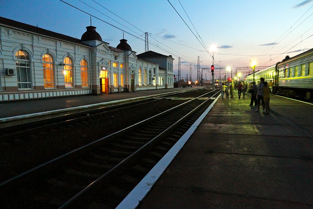 Pyatykhatky. Railroad Station - Пятихатки. Железнодорожный вокзал, Пятихатки