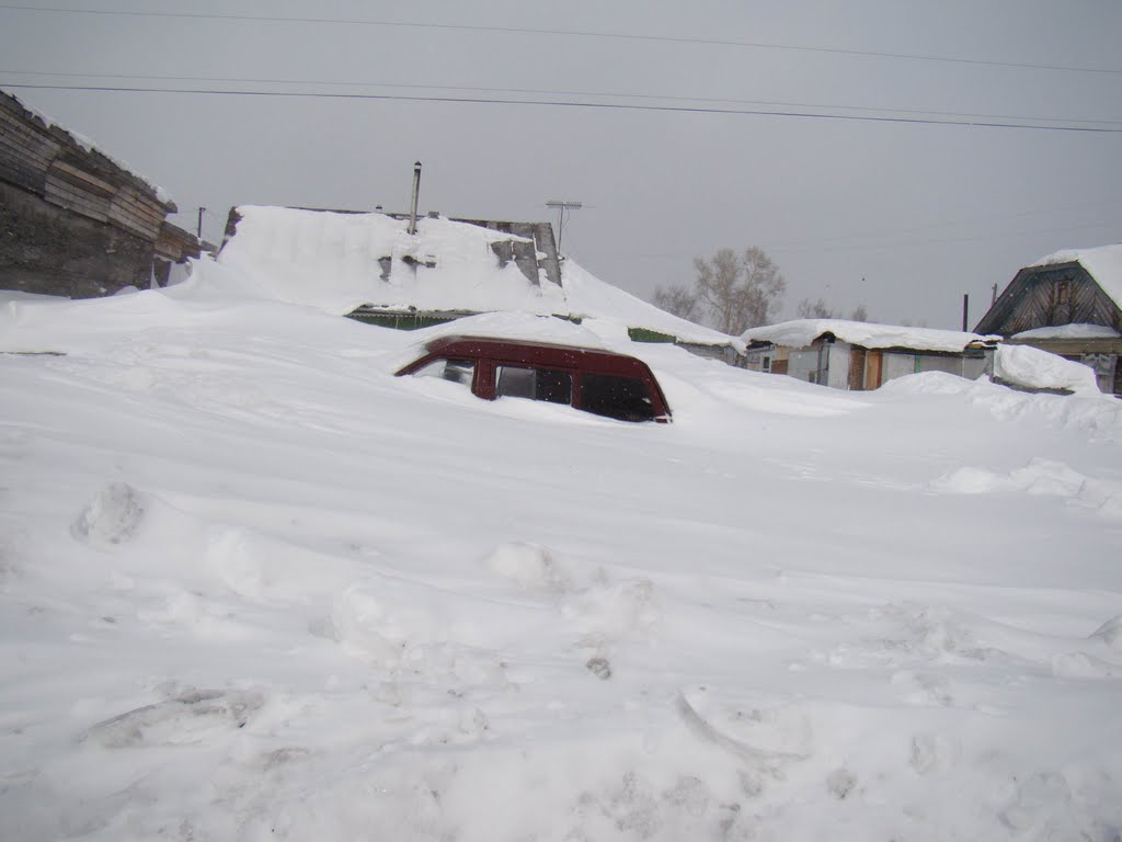 Машина в николаевске на амуре. Николаевск на Амуре зимой. Николаевск на Амуре снег. Амур зимой в Николаевске-на-Амуре. Снег в городе Николаевск на Амуре.